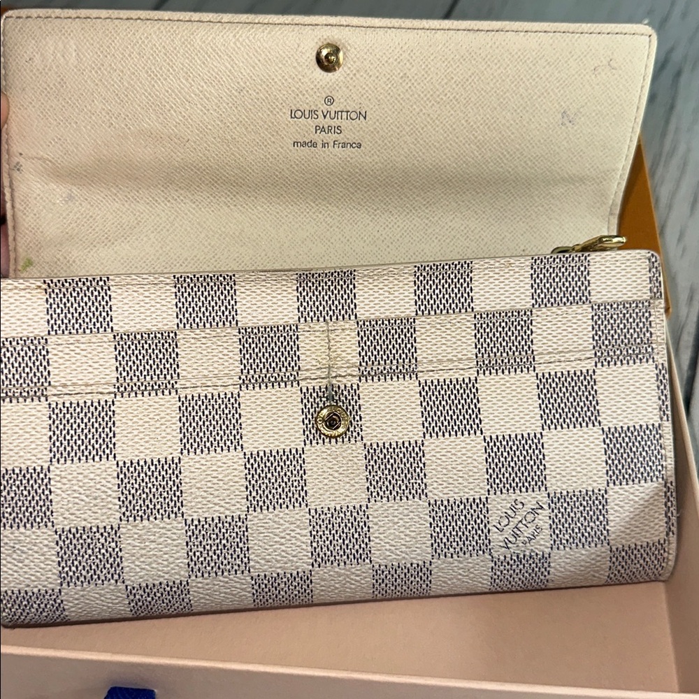 Louis Vuitton Damier Azur Sarah Wallet 2008 France  -full inclusion EUC - Picture 7 of 8